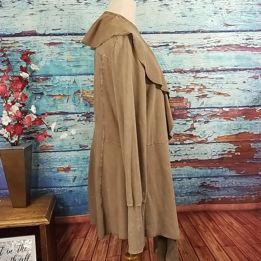 Testimony Los Angeles Cardigan Shacket - Picture 2 of 11